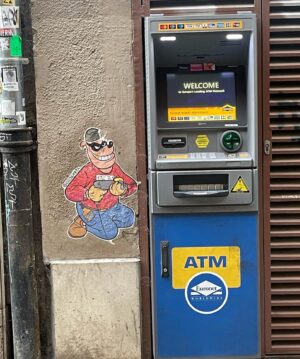 Damián Mollá Instagram - Budapest es chulísima! No he visto nunca una ciudad con tanto ambientazo y todo el mundo contento.