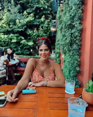 Damla Ersubaşı Instagram - Renkleri sevdim 🧡 💚