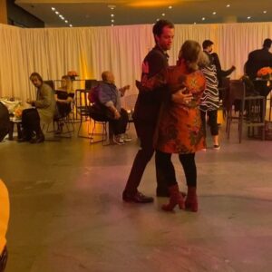Damon J. Gillespie Instagram - The event was for @scenesfromamarriagehbo but the party was for the iconic @tovahfeld 
Thank you for the dance let’s do it again someday. 
Congratulations on an incredible show. ❤️
🎥: @maiascalia