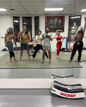 Damon J. Gillespie Instagram - We love them fight club hotties and scars don’t we? 😉

@giuseppebausilio @sydneyculbertson @thepowerofadante @sydneyculbertson 
@ben_jam_ink