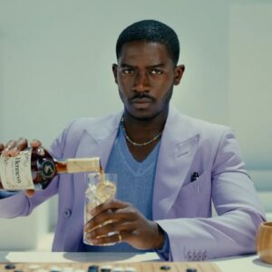 Damson Idris Instagram - Cheers 🥃

How to @hennessy 
#MadeForMore #hennessy 
.
.
.
Please drink responsibly.