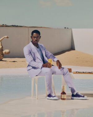 Damson Idris Instagram - Cheers 🥃

How to @hennessy 
#MadeForMore #hennessy 
.
.
.
Please drink responsibly.