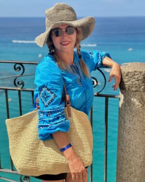 Dana Morávková Instagram - Máte pravdu Tropea je nádherná!🥰 @ckbluestyle 💙 #bluestyle  #tropea #spolupracesnu