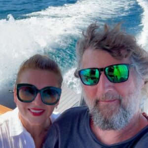 Dana Morávková Instagram - Posíláme pozdravy z krásné dovolené v Kalábrii. Díky @ckbluestyle 💙 si plníme cestovatelský sen. Úžasný hotel, skvělá péče, tyrkysové moře… zážitek střídá zážitek. #bluestyle #calabrie #spolupracesnu #teduzsemnenezbavite 😉
