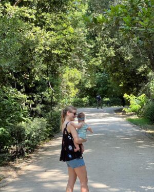 Danae Michalaki Instagram - Follow, follow the sun
The direction of the birds
The direction of love
Breath, breath in the air
Cheerish this moment