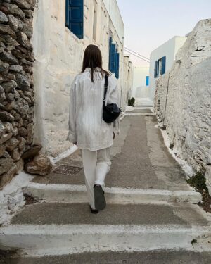 Danae Michalaki Instagram - White evenings 🤍🖤
.
.
.
#hmhellas #hmxme