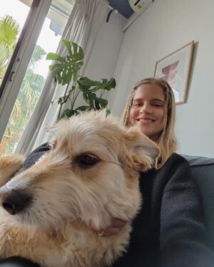 Danae Michalaki Instagram - Memories to hold and to have!
With Xiaomi 13 Lite I can smile freely wherever I am, no matter how I am. 
#selfieGlow #portaitmode #NeutralStylishLook
Super color & Design that makes a difference.
#featherweight #color #Xiaomi13Lite
#XiaomiGreece @xiaomi.greece