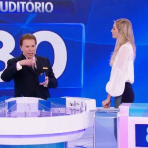 Dani Gondim Instagram - Ao maior comunicador da televisão brasileira, todo meu respeito, gratidão e admiração.
Silvio é revolucionário. 
Que sorte poder ter te chamado de patrão. 

#silviosantos ❤️