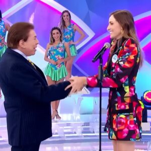 Dani Gondim Instagram - Ao maior comunicador da televisão brasileira, todo meu respeito, gratidão e admiração.
Silvio é revolucionário. 
Que sorte poder ter te chamado de patrão. 

#silviosantos ❤️