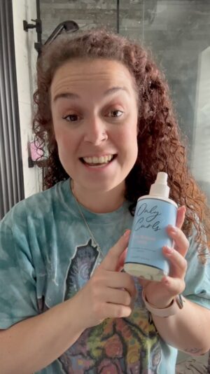 Dani Harmer Instagram - HAD TO SHARE THIS 👀

I’m sure you can all relate but as a busy mum of 2 with a crazy career, my curls are often my last priority 😅

BUT @onlycurlslondon have finally made a Curl Refresh Spray and it’s an absolute TIME SAVER! It’s means I don’t need to squeeze in a wash day to have perfect day 1 curls. I can simply spritz on to dry hair, scrunch and go 🙌

This will sell out FAST so click the link to sign up and get first access 🥰

#frizzfree #curlyhair #traceybeaker #onlycurlslondon #productlaunch #fyp