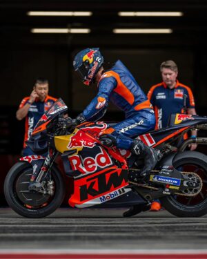 Dani Pedrosa Instagram - When Fabio met Dani... It's not every day you get to ride one of the fastest bikes on the planet AND get some pointers from a MotoGP™ Legend. 

Head to Fabio's YouTube channel to watch the full video edit.

What's the next big challenge for the Austrian MTB rider... Erzberg 2025? 😉

#KTM #ReadyToRace #RedBull #MotoGP