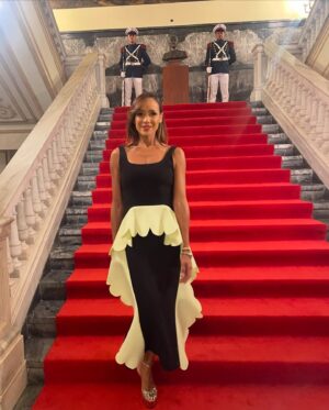 Dania Ramírez Instagram - The art that is this @peggyhartanto dress and my DR Glam team at the National Palace for this presidential celebration last night! El arte de mi Fashion y equipo de Glam anoche en el Palacio Nacional celebrando la restauración y toma de posesión de @luisabinader 

Dress/Vestido @peggyhartanto 
Shoes/Tacos @alevimilano 
Make up/Maquillaje @annerismakeup 
Hair/Pelo @hairbyysijim 

Special love and thanks to @brooklynprla @liza_vassell @galaxiab for the polished look! Y A mi querida @celinestoribio por pensar en mi. Tu apoyo y amistad son incomparables. ❤️
.
.
.
.
.
#fashion #Glam #madeindominicanrepublic 🇩🇴 #namaste 🙏🏽 #daniacs 🫶🏽