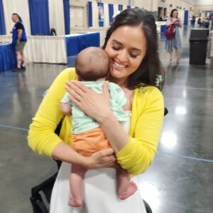 Danica McKellar Instagram - Wanna feel old? My Wonder Years co-star @jason.hervey (Wayne Arnold) is a GRANDPA! 😁 And ooooh my goodness his grandson Shia is BEYOND precious!! And what an amazing shot of Jason & @realdanlauria (swipe for it), right? 🤗 I guess he's that baby's TV great-grandfather?? 😁 Family vibes all around!
After the convention was over today, his wonderful mother (Jason's daughter) let me hold him - he was crying when I got him but I was able to lull him to sleep almost immediately - a trick I learned when Draco was 4 weeks old. 🥰
Swipe to the end for a video of me describing this fail-prood method for comforting crying babies!! 🙏🤗