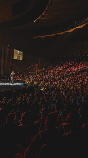 Daniel Instagram - Estamos revendo as imagens e ainda estamos sem palavras para expressar nossa gratidão a todos vocês. Foram duas noites mágicas, com o @teatropositivo completamente lotado, e isso só foi possível graças ao amor e apoio de cada um de vocês. Encontrar ou reencontrar vocês sorrindo, sentir a energia incrível que trouxeram para cada show, já se tornou uma memória que guardaremos com muito carinho. Curitiba/PR, vocês são especiais!! Muito obrigado por essas noites inesquecíveis. ❤️🌹

Imagens/Foto de Capa: Vandinho Tellis
Edição: @lab3tv 
Realização: @plateiaoficial 
Patrocínio: @opusentretenimento 
Promoção: @massafmcuritiba 
. .
#IngressosEsgotados #DanielNaEstrada #Daniel40Anos #DanielCelebraJoãoPauloeDaniel #ProduçãoDaniel