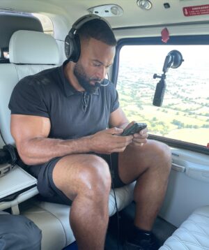 Daniel Ashville Instagram - Working any and everywhere all the time #mondaymotivation
•
#captainofindustry #maverick #helicopter