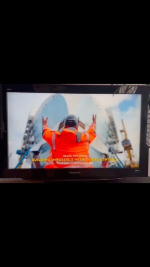 Daniel Ashville Instagram - My mum seeing the add on TV for my show and being proud was an emotional moment for me 😢
.
Not long to go……. 
.
Building impossible with Daniel Ashville, premiering Thursday 14th September at 8pm, only on @natgeouk #nationalgeographic UK