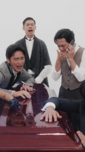 Daniel Chen Instagram - 這群人TGOP 在告別式瘋狂鬧場
🉐 搶先預購Dr.情趣《#炎上這群人》線上版 .ᐟ.ᐟ
🕊️現在買最優惠！超早鳥預購 72hr 限時優惠 只要249元！
⚡️完成購買，再抽 #這群人簽名拍立得大禮包
點擊 @str_network 主頁連結立即下單
⠀
｜💙ྀི 線上版 2024/4/30 12:00 正式上架 💙ྀི｜
⠀
⚡️快閃優惠倒數 4 小時 ⚡️
完成指定任務，200 元就能收看 #炎上這群人
馬上前往 @str_network 置頂貼文參加
⠀
⚠️ 限制公開帳號參加，活動時間只到 4/1 23:59 止