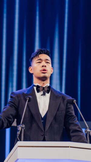 Daniel Chen Instagram - 不怕神一般的對手，只怕豬一般的隊友 🐷
\ #留言 刷 R.I.P 送他們一程 /

❤️‍🔥 再見青春 Dr. 情趣《#炎上這群人》 首月優惠中！
🔴 點擊 @str_network 主頁連結一鍵下單
🚀 歡慶上架！全新 3 大優惠方案，最低只要 199 元！

▍​演出陣容 ▍
✦ 主秀：這群人 TGOP｜展榮、展瑞、茵聲、董仔、木星、尼克、石頭
✦ 炎上大將軍：陳大天
✦ 火伴：唐從聖、鐵牛、黃小柔、楊昇達、酷炫
✦ 客串演出：黃氏兄弟：瑋瑋、哲哲、莫宰羊、Green Father 比杰