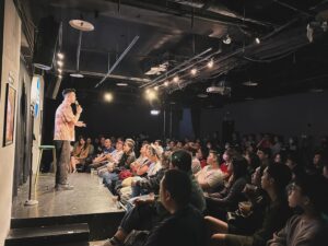 Daniel Chen Instagram - 人生第一次60分鐘以上 Solo表演 ，真的如豪平所講，怎麼能不愛上stand up! 有很多同業伙伴，脫口秀先進來參與，得到很多珍貴的筆記。

有信心4/20給大家舒服愉快的一場演出，購票的人敬請期待。