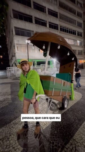 Daniel Erthal Instagram - Tenha certeza de uma coisa, se você tem SAÚDE e tem 1 única pessoa com quem contar, principalmente nos momentos mais difíceis…
você é RICO! 😉

Eu tô falando de quem vibra com seu sucesso e te coloca numa prateleira bem alta qdo vc tá na lama.
.
De quem te admira independente do seu status.

De quem seus Pais vão perguntar sempre, pois eles sabem quem são os nossos verdadeiros amigos.
.
Obrigado meu irmão, vc sabe o qto é importante pra mim, ainda bem que eu tenho você.
@gabrielcanellaoficial 🤝
.
.
.

#irmandade #amigo #life #live #foryou #love #trabalho #rua #venda #instagram #fyp #fypシ #amizade #empreendedorismo #empreender #brasil #eventos 
.
@ilhadasede vai estar na rua essa semana, sigam o fantasma verde…♻️💚✅