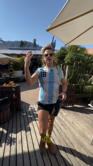 Daniel Erthal Instagram - Aquela felicidade pós treino! Vamo-nos!🫶🇦🇷 
.
Obrigado ao @fazendagamelaecoresort 👏🏻❤️ 
.
Dias sensacionais com a minha família, inesquecível.
.
.
.
#trip #familia #amor #love #fazenda #resort #gamela #instagram #foryou #paz #fyp #fypシ