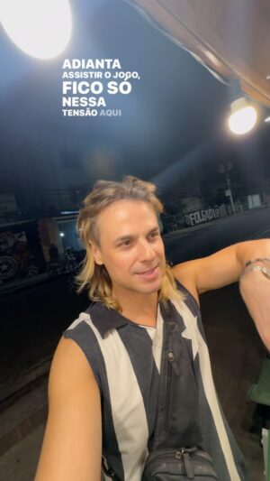 Daniel Erthal Instagram - O coração ou o bolso? O que é mais importante pra você? Comenta aí! 🫶🏻 ou $ ?

.
.

#venda #estadio #niltão #empreendedorismo #vender #foryou #mentalidade #fyp #instagram 
#botafogo #torcida #fogão #fogo #torcidabotafogo