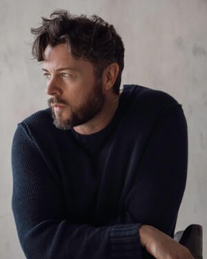 Daniel Feuerriegel Instagram - Them cozy sweater weather days 💙

📷 @katiemcghie for @radpinecreative