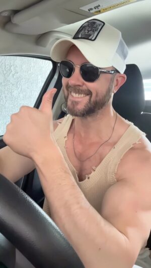 Daniel Feuerriegel Instagram - Monday Motivation 💪🏻 NEVER GIVE UP !!!!!!!

Aftermath of my first @toughmudder 🔥

Channeling @davidgoggins for sure