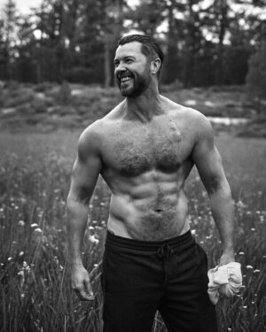 Daniel Feuerriegel Instagram - “O, for a shirt of fire to match this shirtless glory! To bare or not to bare, that is the question. Whether ‘tis nobler in the field to suffer the slings and arrows of outrageous tan lines or to take arms against a sea of fabric and, by opposing, end them” - Hamlet 

This photo makes 3 years of acting school worth it !!!!! 

📷 @emilysandiferphoto Assist @teejatron 
🤡 @makeup_by_karishma 
👕 or 👕 less @_genevieveaitken 

#ShirtlessDan #FieldFeuerriegel #BardBod #ShakespeareInNature #DanQuotesShakespeare  #ShirtlessSoliloquy #photography #blackandwhite #danfeuerriegel