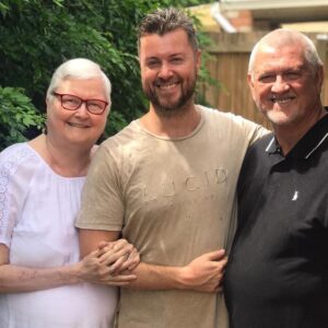Daniel Feuerriegel Instagram - Grateful 🥹 Two years ago today I was saying goodbye to the family 😭 in Australia to fly back to Los Angeles for a final audition/chemistry read w @alisweeney for @dayspeacock The rest is history. My how time flies and how Covid weight is not a good look on me 😂