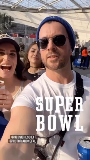 Daniel Feuerriegel Instagram - SUPERBOWL flashback w @jessiehessie1 @victoriakonefal in honor of the @nfl season opener tonight. Go @rams #throwbackthursday #bucketlist #SuperBowl #nfl