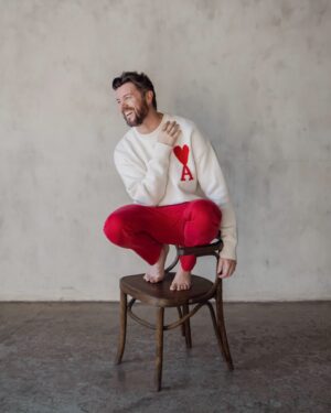Daniel Feuerriegel Instagram - I give good chair 🪑 ❤️

📷 @katiemcghie