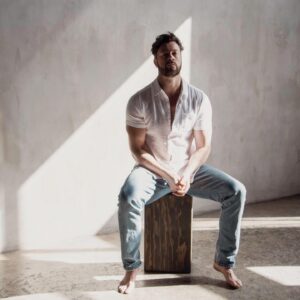 Daniel Feuerriegel Instagram - Sit & Wait ☀️ Morning y’all 

📷 @katiemcghie 4 @radpinecreative
