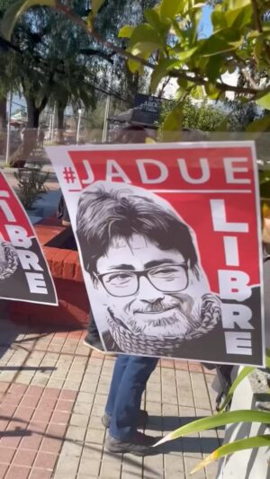 Daniel Jadue Instagram - Este sábado 03 de agosto se cumplieron 60 días de la prisión preventiva de nuestro compañero, por lo que el Comité Nacional e Internacional Justicia para Daniel Jadue realizó diversas actividades en los territorios, oportunidad donde el pueblo demuestra su apoyo al alcalde popular ✊

Cuecazo en La Florida 🏡
#justiciaparajadue #libertadparajadue