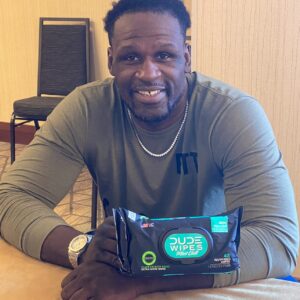 Daniel James Instagram - Heavyweights needs heavy wipes! It can get pretty stinky In the ring, that’s why I’ve partnered with Dude Wipes to make sure I stay fresh and clean in and out of the Smart Cage! #bestcleanpantsdown  Keep clean @dudewipes