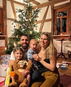 Daniel Weichel Instagram - #MerryChristmas & much love 🙏🏽