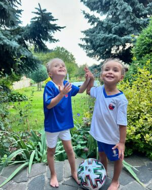 Daniela Nízlová Instagram - Fandime⚽️⚽️⚽️ #euro2024#football#futbal#soccer#fans#slovakia#lobotka
