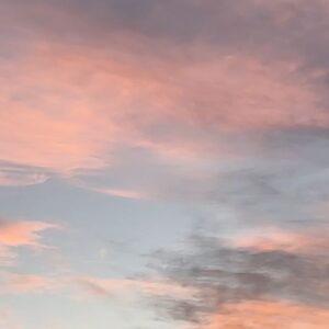 Daniela Ramírez Instagram - Cielos , Amigos queridos y viajes .
Gracias preciosa Punta Arenas.
Que dicha conocerte  en invierno. Un regalo de infinita belleza💫espero me invites de nuevo 🌹