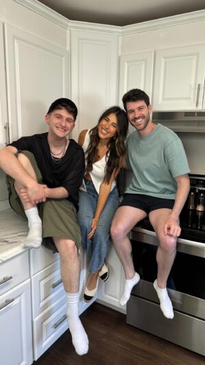 Daniella Monet Instagram - wait.. trina CAN sing !!! 🥹 @daniellamonet @anthonygargiula 🫶🏻 #victorious #sing #trinavega