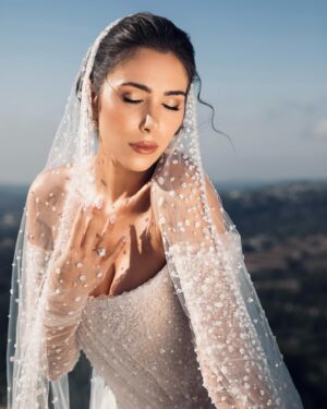 Daniella Rahme Instagram - I am deeply grateful to you all for your love & warm wishes on our wedding day 🤍💍 
#DaniellaRahme #دانييلا_رحمه