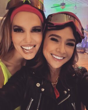 Danielle Harris Instagram - My Austin buddy thank you for throwing an awesome #houseparty! @thechristycarlsonromano 💋💋💋