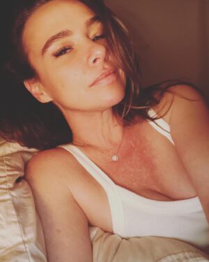 Danielle Harris Instagram - Good mornin and happy Saturday!!!💋