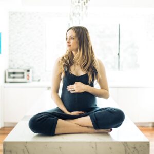Danielle Panabaker Instagram - How it started vs. how it’s going 🤣 Being a mother is being consistently humbled in the most beautiful ways. Sending love to all the mothers, you’re doing great!