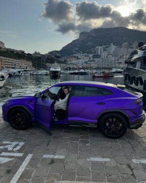Daniil Kvyat Instagram - Summer colors 😜💜