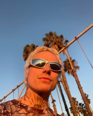 Daniil Matseychuk Instagram - ⛓️tetrarchy and consensus for the Thracian horseless horseman at the beach ⚙️

Reading about Roman Empire and see the same patterns of human behavior and social interactions in our beautiful world 🙃

You are your own Rome 🌿