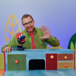Danilo Bertazzi Instagram - Da oggi torno a parlare con i bambini in compagnia di Calzino. Scopriremo il mondo, inventeremo storie, giocheremo con le parole, impareremo la musica e ci divertiremo tanto!
Appuntamento dal lunedì al venerdì su @rai_yoyo alle 07:20 e alle 16:15
Vi aspetto! 🧦
.
.
.
#raiyoyo #calzino #tvdeiragazzi #tvstar #ilovemyjob #rai #children