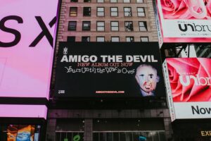 Danny Kiranos Instagram - Ahhh it worked! My mom has always fought for and been there for me so it only felt right to put her on a Billboard in Times Square when it was offered to us. 

We’re blown away by everyone’s support on the record so far, thank you so much 😭

Go see it for yourselves if you’re in the area!

Photo in billboard: @Coreylaynephoto
Photo of billboard: @dani__shoots