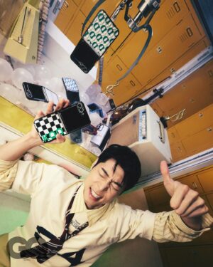 Danny Koo Instagram - Thank you @casetify_kr & @gq_korea 📱❤️🙏
 
Flip your way with CASETiFY
 

EDITOR 하예진, 박지윤
PHOTOGRAPHER 채대한
STYLIST 윤지빈
HAIR 마준호
MAKE-UP 최민석
SET 홍소정
ASSISTANT 조은서 
 
#CASETiFY #케이스티파이 #flipyourway #갤럭시케이스 #GQKOREA