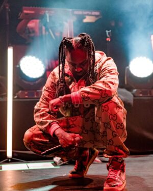 Danzal Baker Instagram - GELA TOUR DONE ✅ 
The maddest love to my crew you mob are the most talented incredible humans for putting up with me talking about mud crabs non stop 🦀 
and for every single person that bought tickets and broke it down with me, I’m still coming down from the absolutely massive vibes ✌🏾❤️

@tob333y @yaobyaob @bc_drumwarrior @rahelyeaah @bellebanga @royaldrue @honmemishi @mirands_ @sorayazapata @cobynjoroge @ryanmakesloud @dutchy.lighting @inebriatednate @aurieindianna @rosechocolatebeauty @laraandallo @yawdoesitall @danadoingthingss @mali.jose_ @jerome.farah @thndo.music @yungmilla_ @factory_theatre @theprincessbrisbane @freo.social @forummelbourne @darwinentertainmentcentre @lunaticent @triple_j @handsometours @selectmusic @gucci @arthurapparel