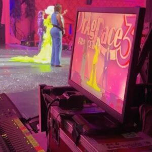 Daphné Bürki Instagram - Coulisses finale @dragrace_france saison 3 
Merci 💜